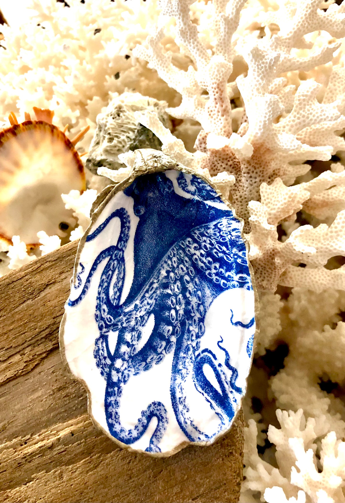 Octopus Decoupage Oyster Vanity Dish